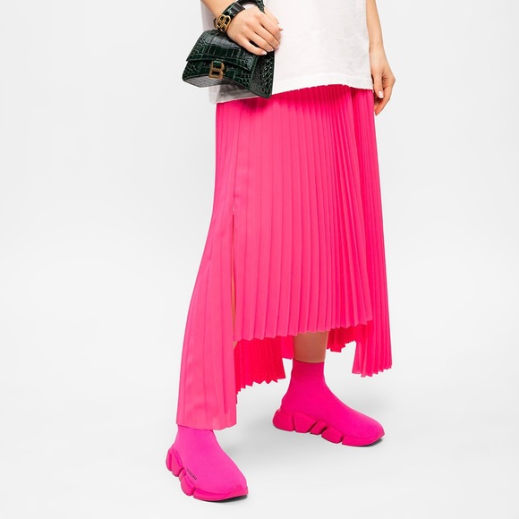 •SOLD• Balenciaga Speed 2 Low Top Sneakers in Neon Pink - Picture 3 of 12